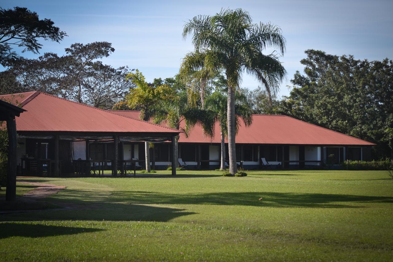 Aguapé Lodge Colonia Carlos Pellegrini  Exterior foto