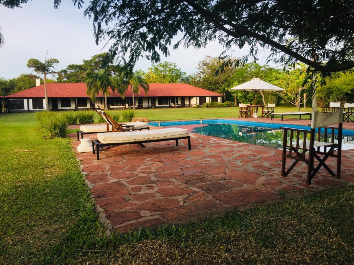Aguapé Lodge Colonia Carlos Pellegrini  Exterior foto